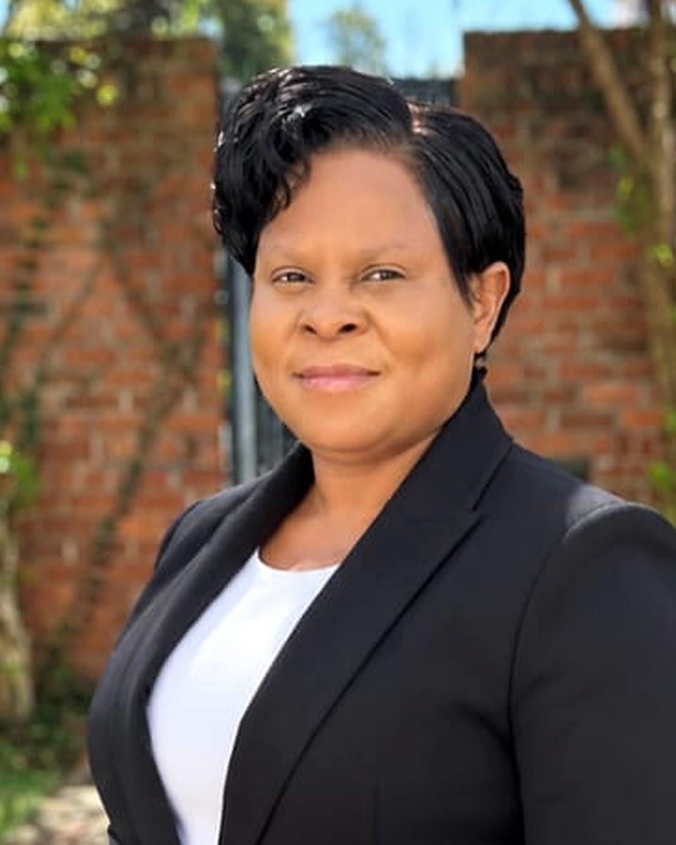 Angeline Mulambo, Associate